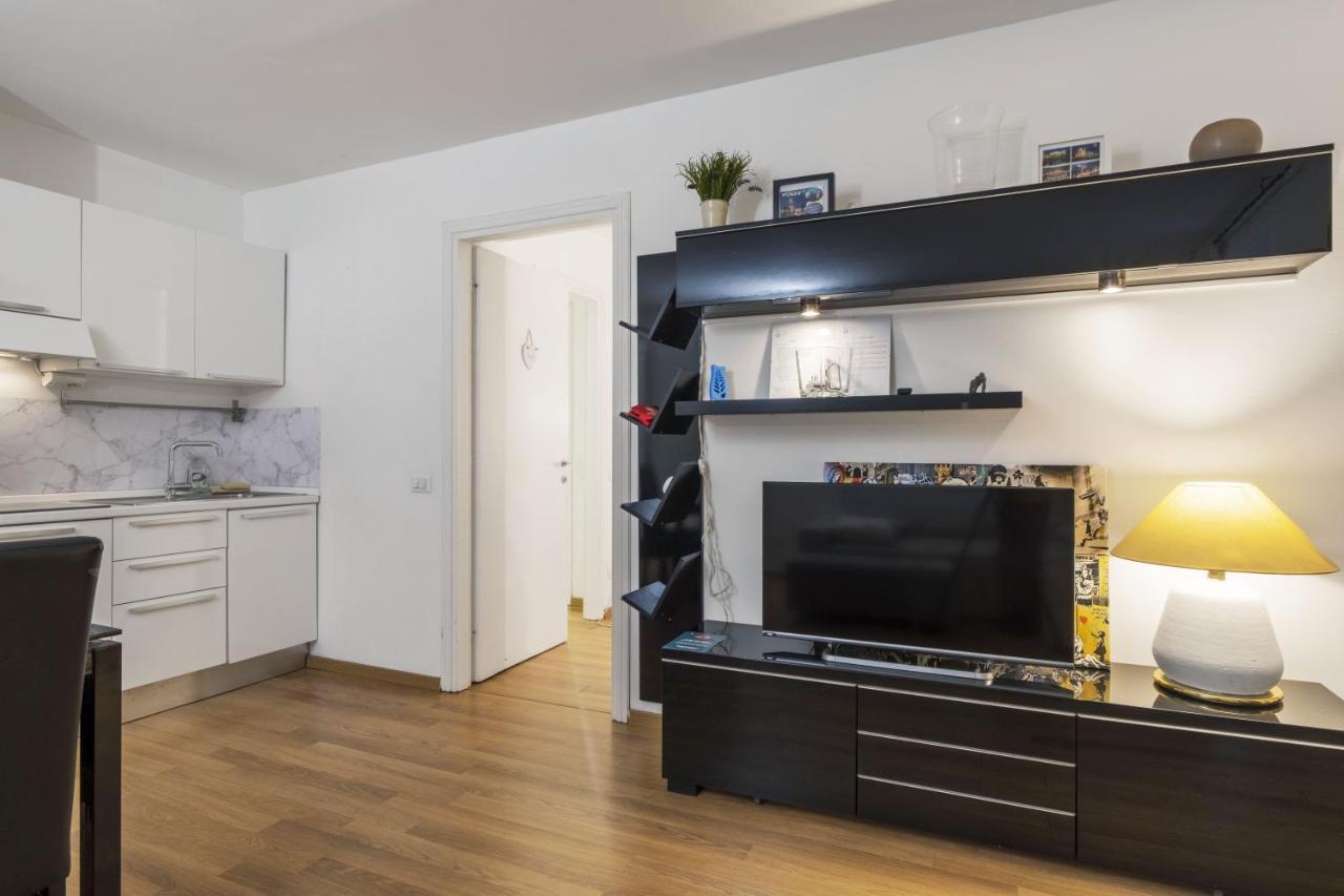 Cozy & Comfy Apt In Navigli Area Milan Exterior photo
